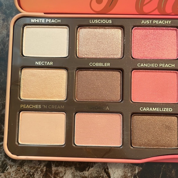 Too faced sweet peach palette - Picture 3 of 4